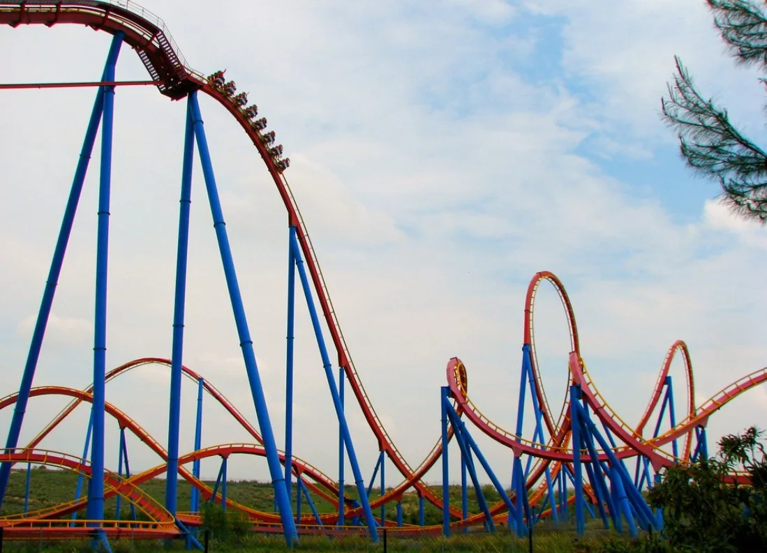 Superman, la Atracción de Acero en Parque Warner de Madrid. De las mejores atracciones de España. Imagen extraída de https://www.flickr.com/photos/rollercoasterphilosophy/4626334445