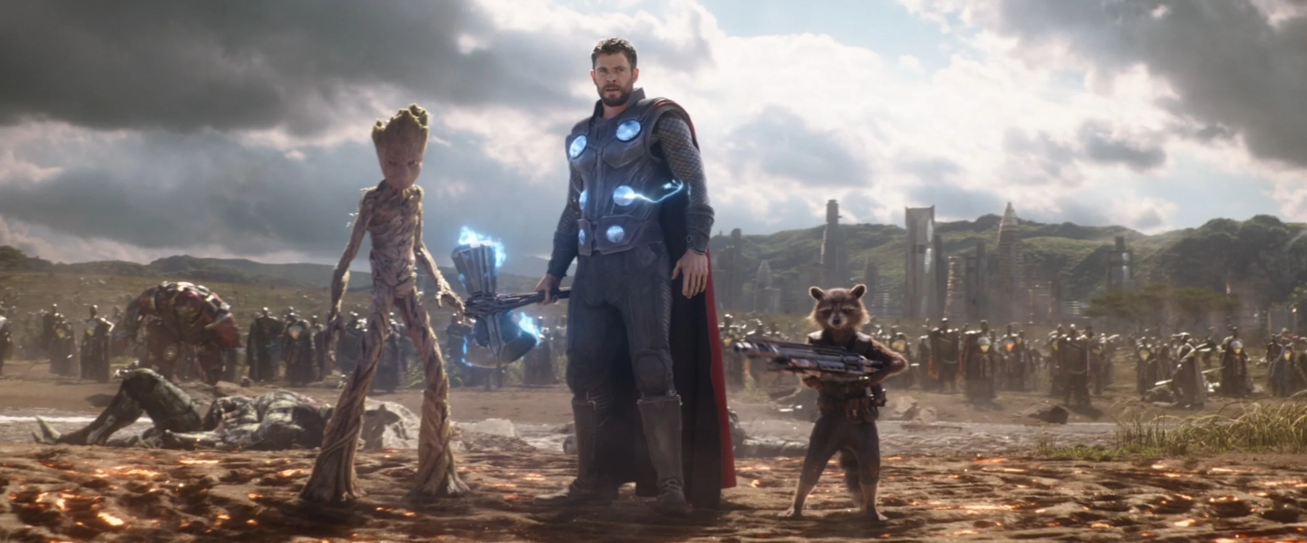 Thor, Rocket y Groot llegan a la Batalla de Wakanda en Avengers: Infinity War.