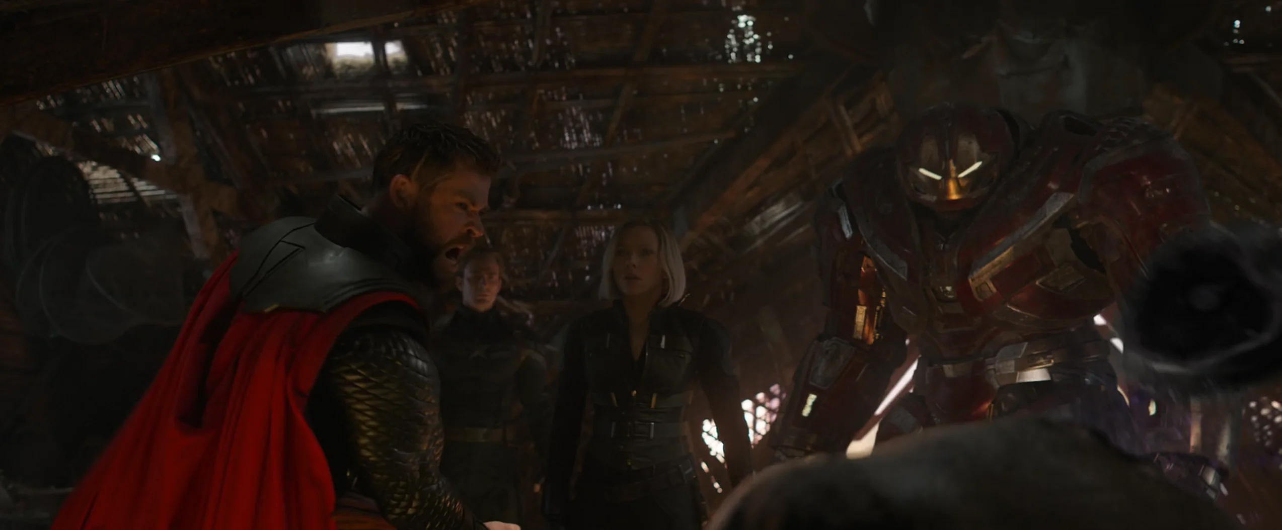 Thanos apunta a la cabeza de Thanos en Vengadores: Endgame