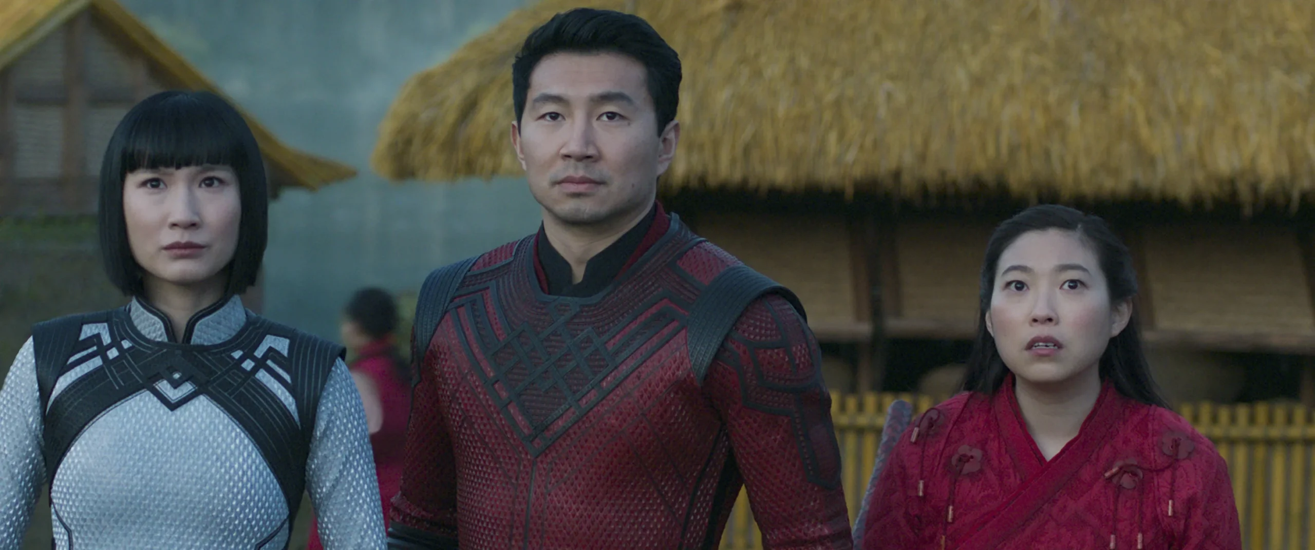 El trío protagonista, Shang-Chi, Katy y Xialing.