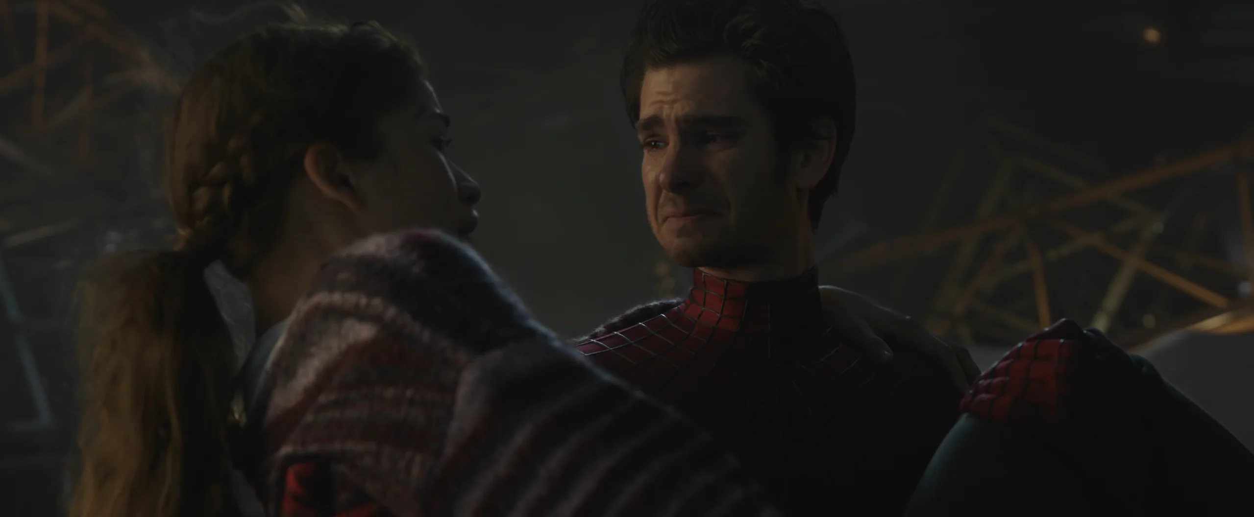 El Spider-Man de Andrew Garfield salva a MJ.