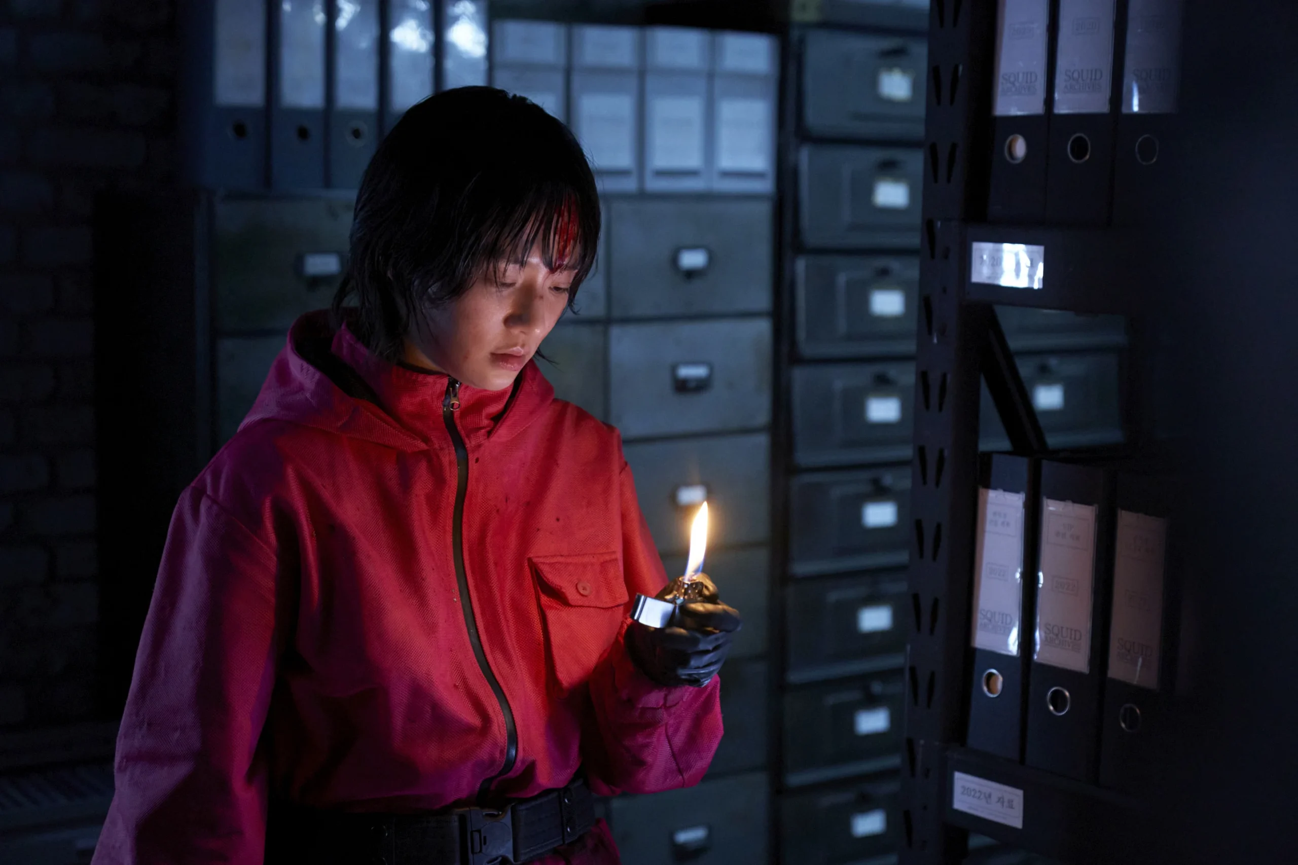 Kang No-eul borrando información del padre de la niña.